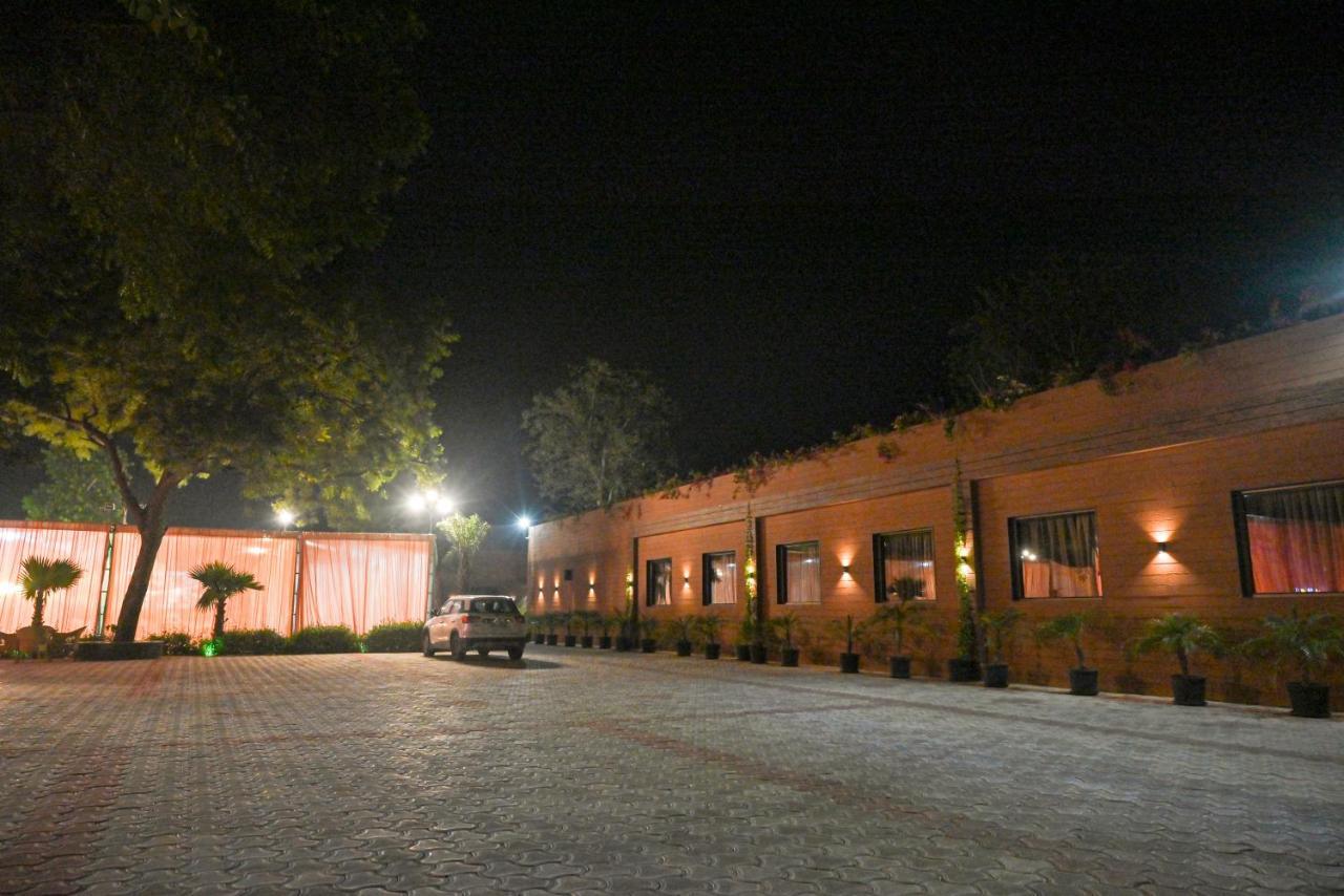 Md Farms And Resorts Mathura Exterior photo