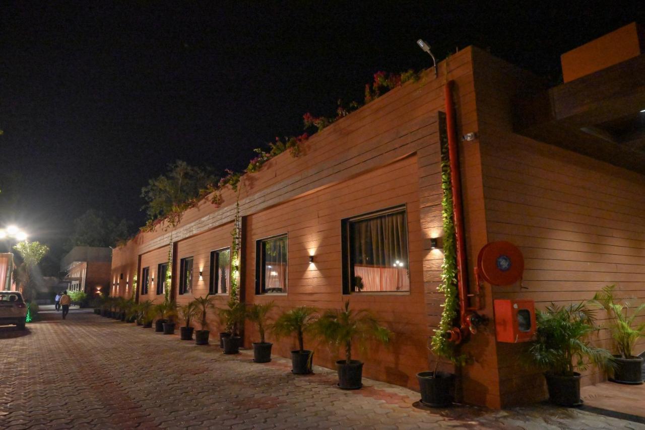 Md Farms And Resorts Mathura Exterior photo